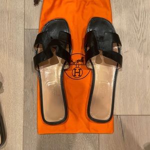 Hermes black santorini sandals size 40